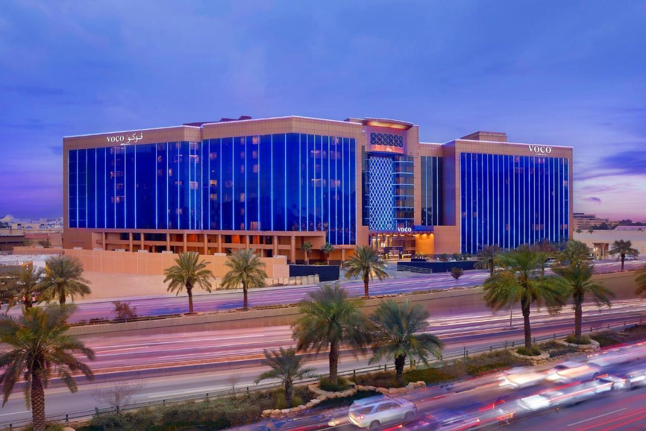Voco - Riyadh, An Ihg Hotel - فندق فوكو الرياض, احدى فنادق مجموعة إنتركونتيننتال Exterior foto The hotel at night