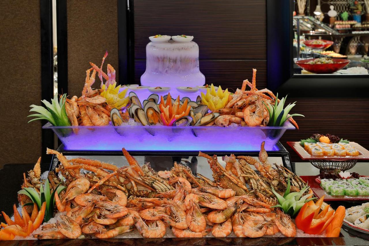 Voco - Riyadh, An Ihg Hotel - فندق فوكو الرياض, احدى فنادق مجموعة إنتركونتيننتال Exterior foto Seafood on display at a buffet