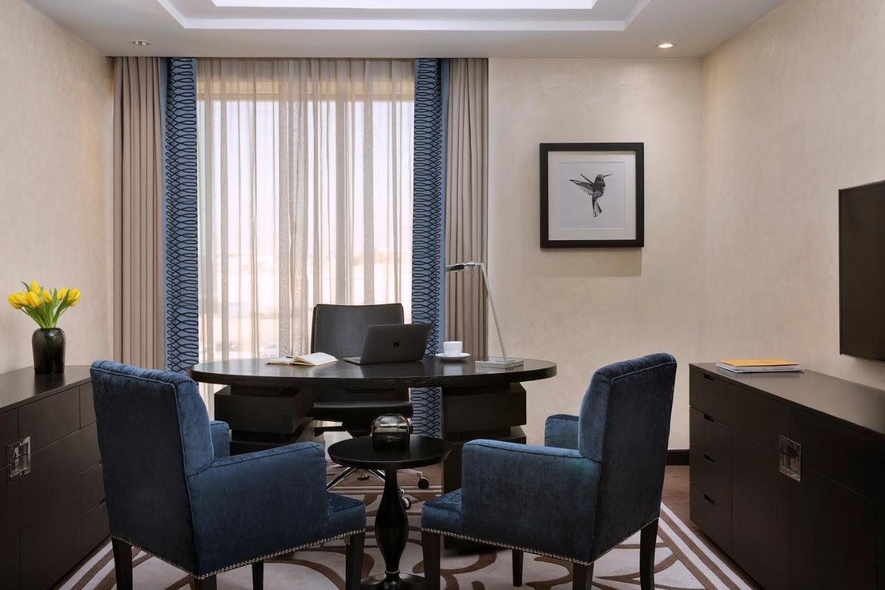 Voco - Riyadh, An Ihg Hotel - فندق فوكو الرياض, احدى فنادق مجموعة إنتركونتيننتال Exterior foto A typical office at the hotel