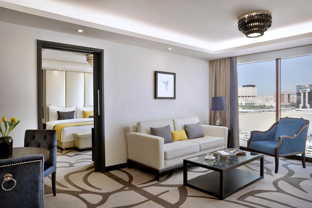 Voco - Riyadh, An Ihg Hotel - فندق فوكو الرياض, احدى فنادق مجموعة إنتركونتيننتال Exterior foto Suite at the hotel