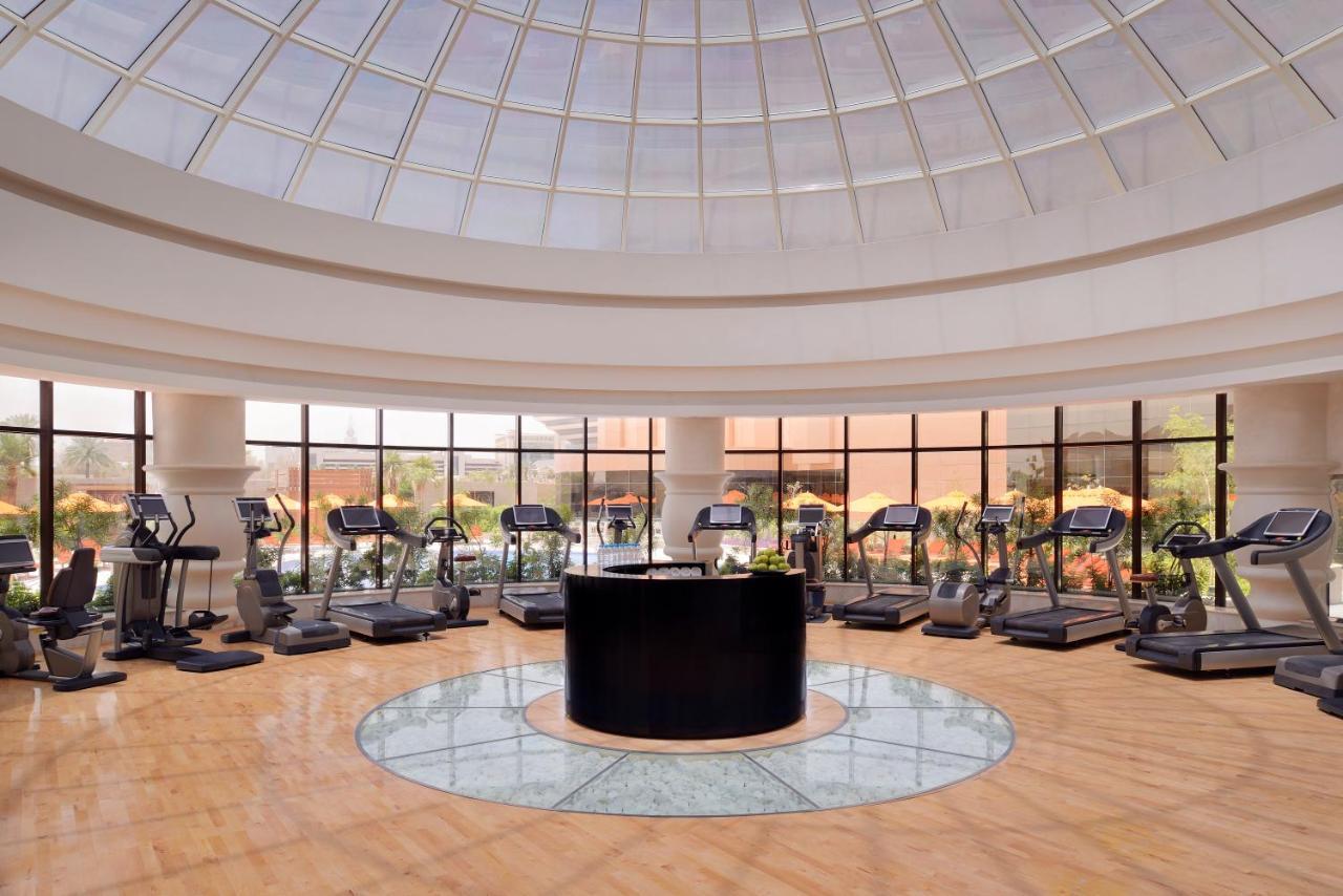 Voco - Riyadh, An Ihg Hotel - فندق فوكو الرياض, احدى فنادق مجموعة إنتركونتيننتال Exterior foto The gym at the Westin Palace Madrid